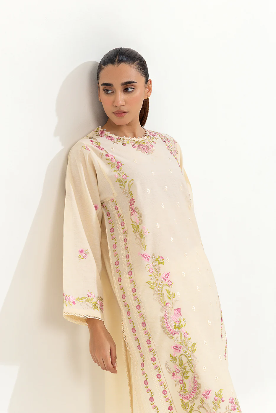 2 PIECE EMBROIDERED FANCY SLUB SUIT (LUXURY-PRET)