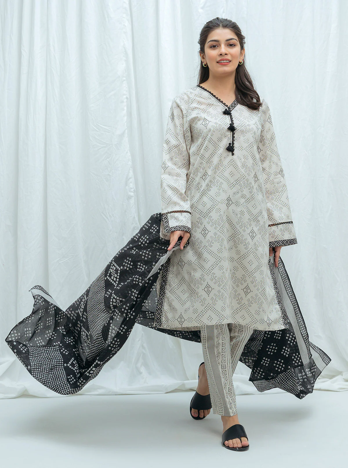 MONOCHROME TALE-PRINTED-3P (UNSTITCHED)