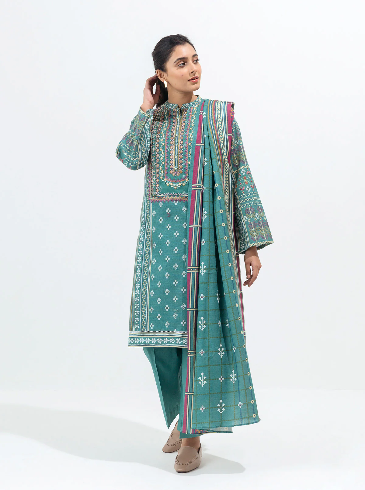 URBAN GYPSY-EMBROIDERED-3P