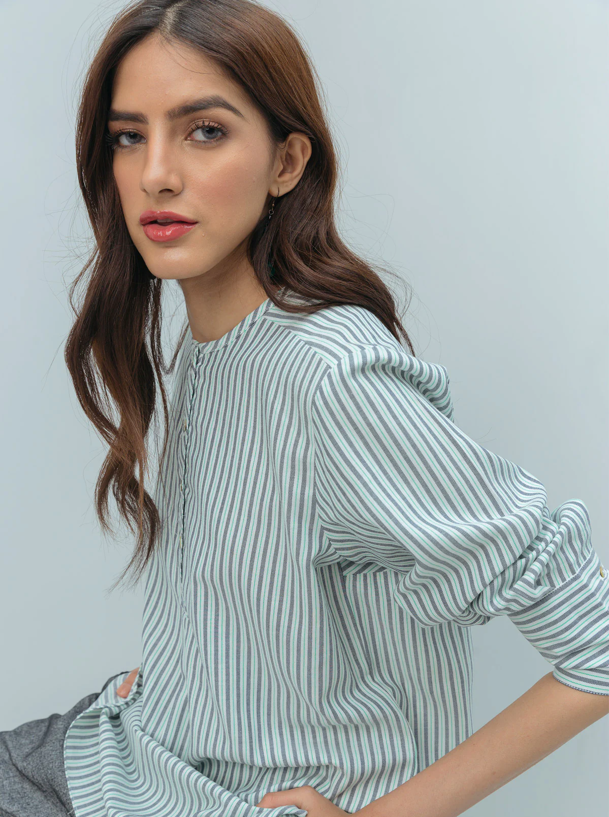 STRIPED PLACKET ROUND HEM TOP