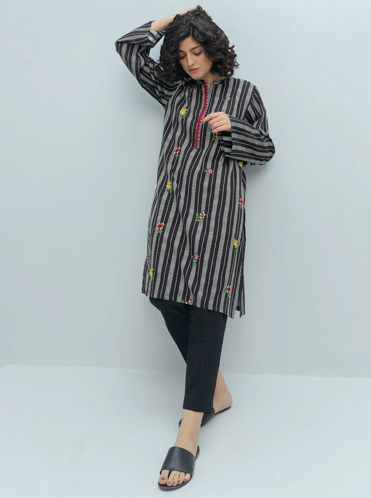EMBROIDERED SHIRT