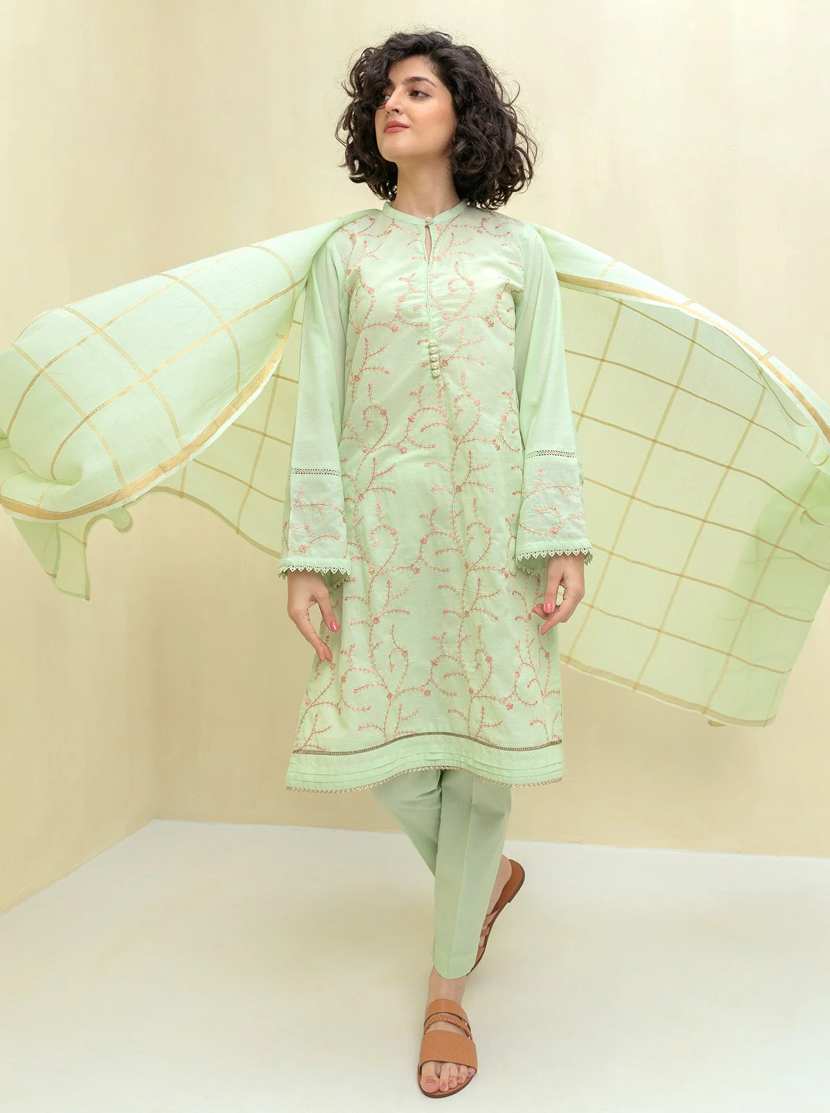 EMBROIDERED SHIRT WITH DUPATTA