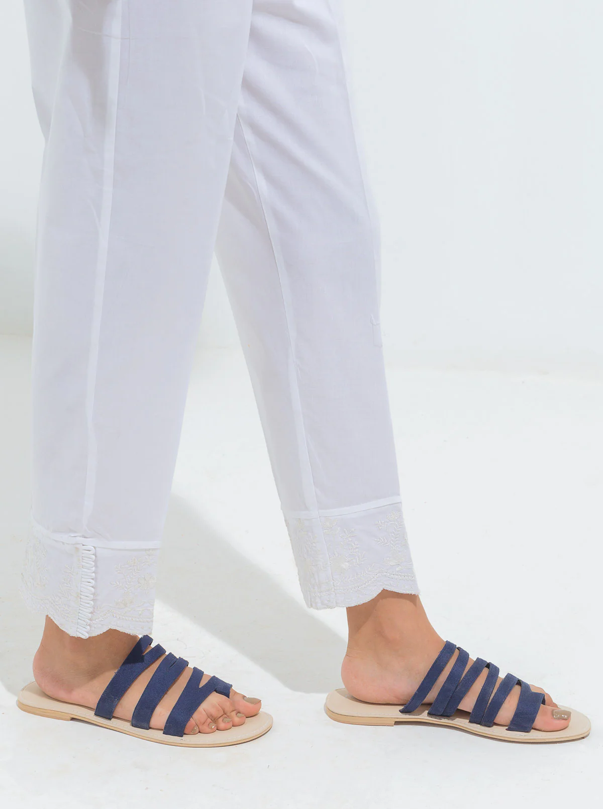 EMBROIDERED STRAIGHT PANTS
