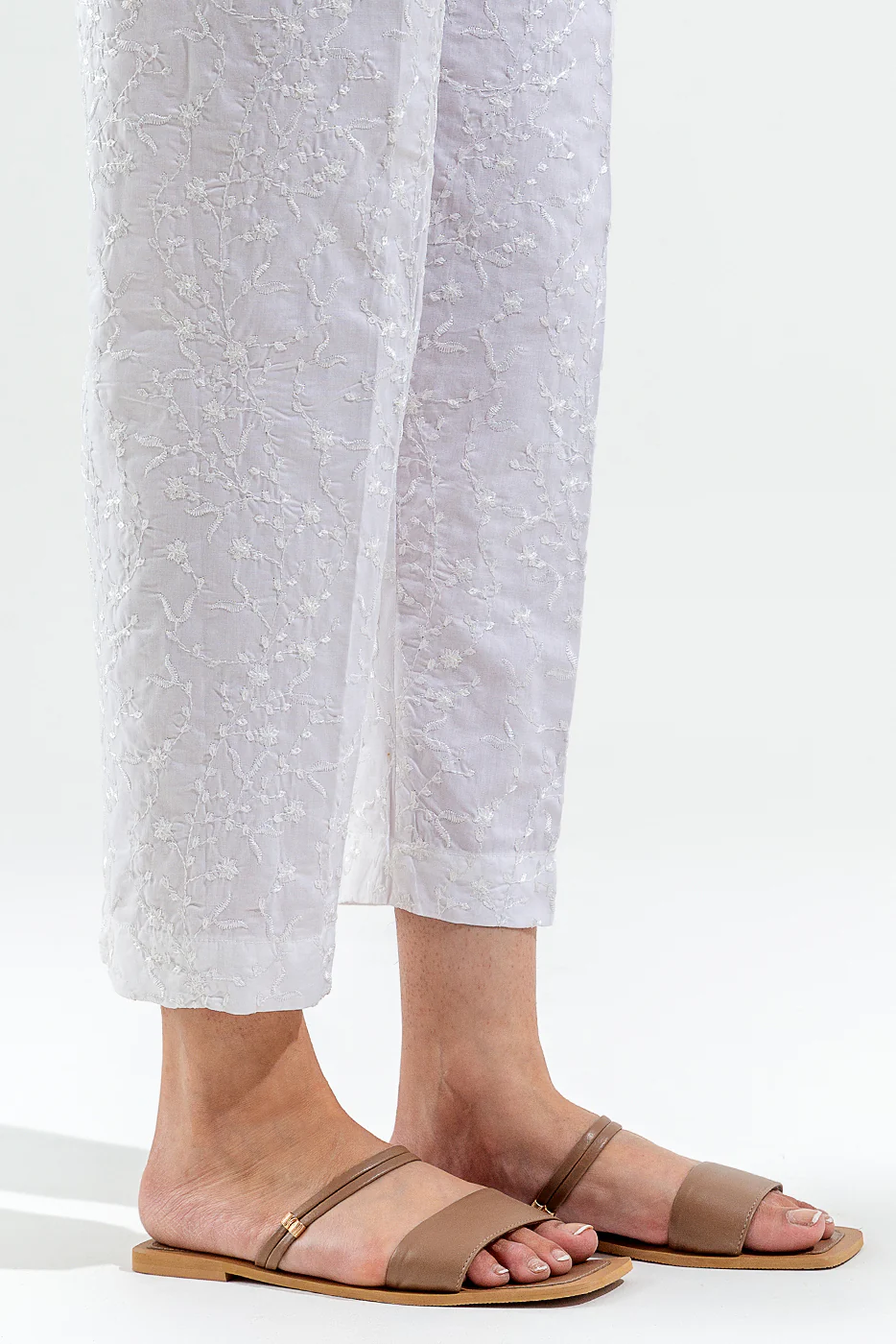 EMBROIDERED STRAIGHT PANTS