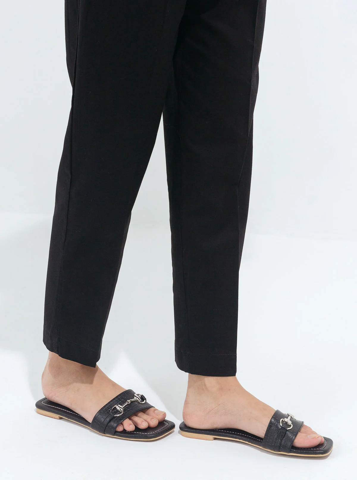 BASIC STRAIGHT PANTS