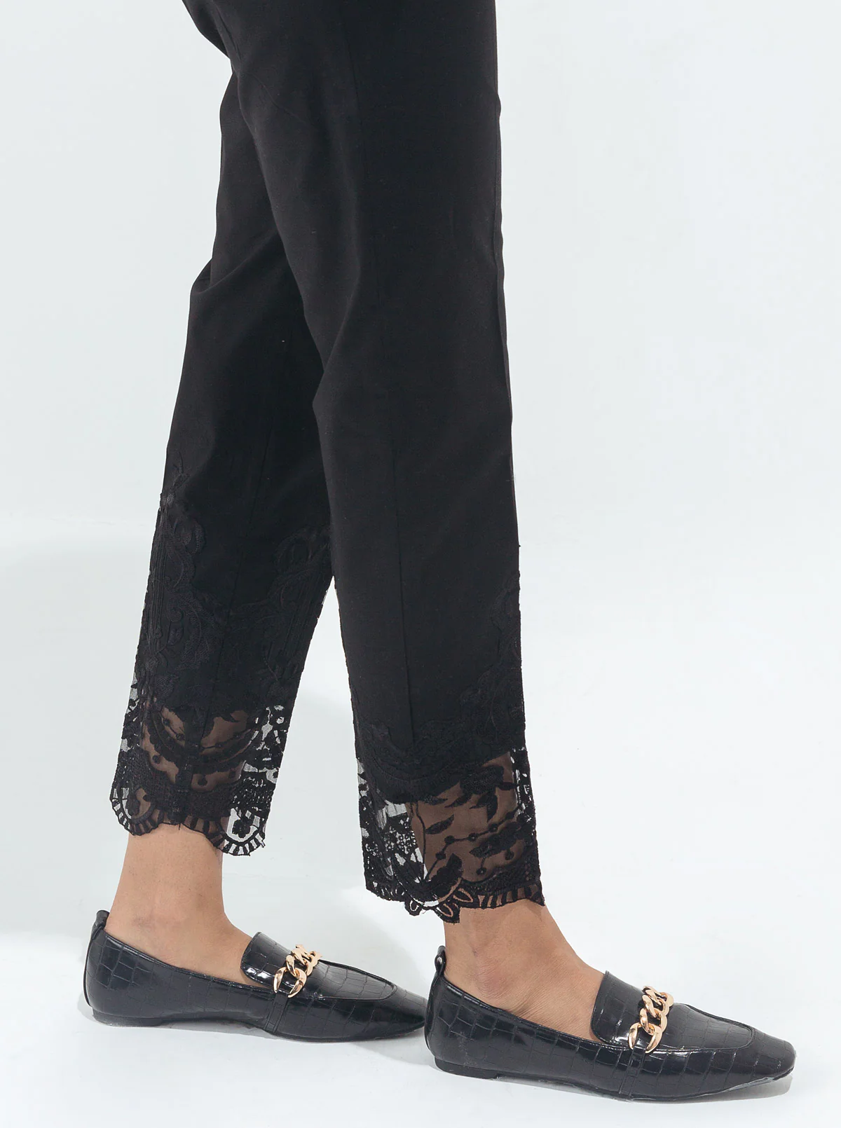 EMBROIDERED STRAIGHT PANTS