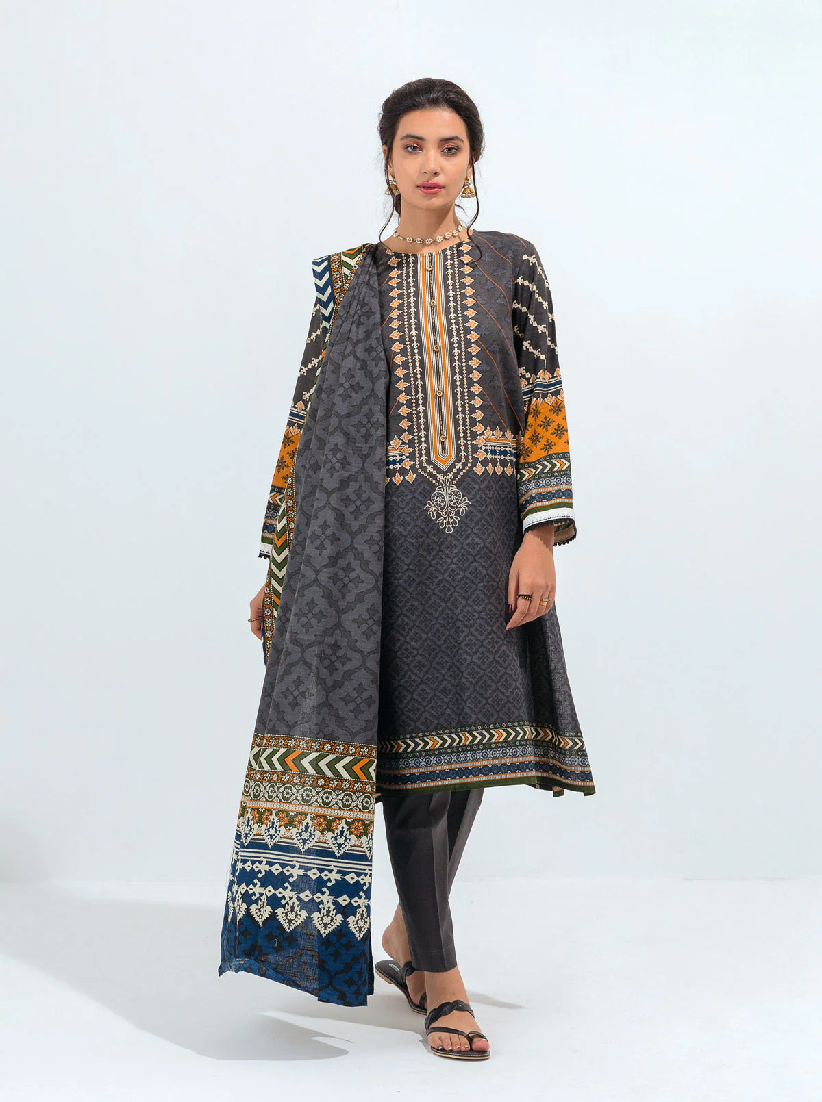 3 PIECE - PRINTED KHADDAR SUIT - GREY GLITZ